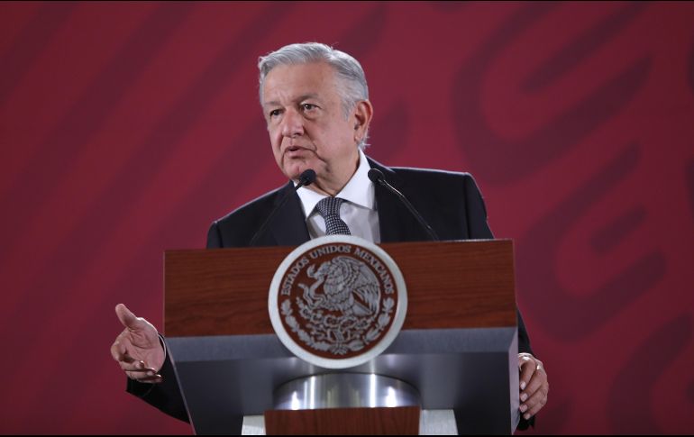López Obrador reafirma que Marcelo Ebrard y Carlos Urzúa asistirán en su representación. EFE / S. Gutiérrez