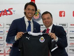 Rodríguez (I) espera quedarse en Chivas 