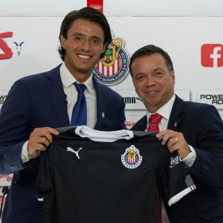 Chivas presenta a Antonio Rodríguez