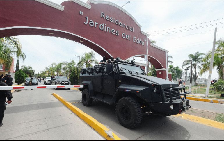 Dos personas resultaron abatidas y tres más detenidas para ser investigadas tras el enfrentamiento ocurrido la mañana de este viernes en el fraccionamiento Jardines del Edén, en Tlajomulco. EL INFORMADOR / G. Gallo