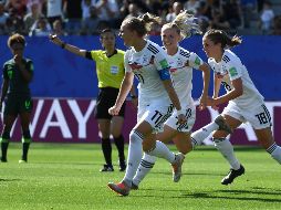 Alexandra Popp (#11) anota el primer gol del partido al 20'. AFP/J-P. Clatot