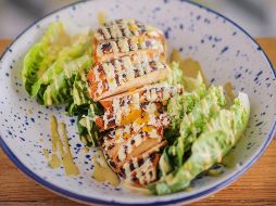 Ensalada César. La reinvención de este platillo, cortesía de Chancho.  ESPECIAL