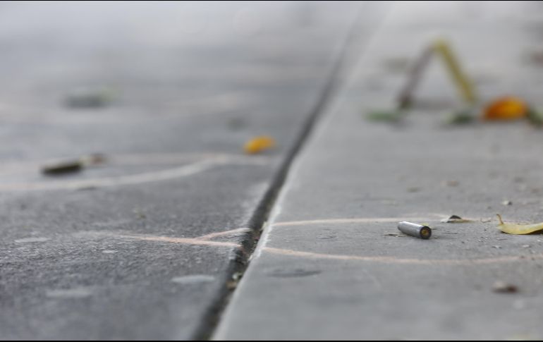 Personal de la Fiscalía del Estado acudió para realizar el levantamiento de los cadáveres e iniciar las investigaciones. EL INFORMADOR/ARCHIVO