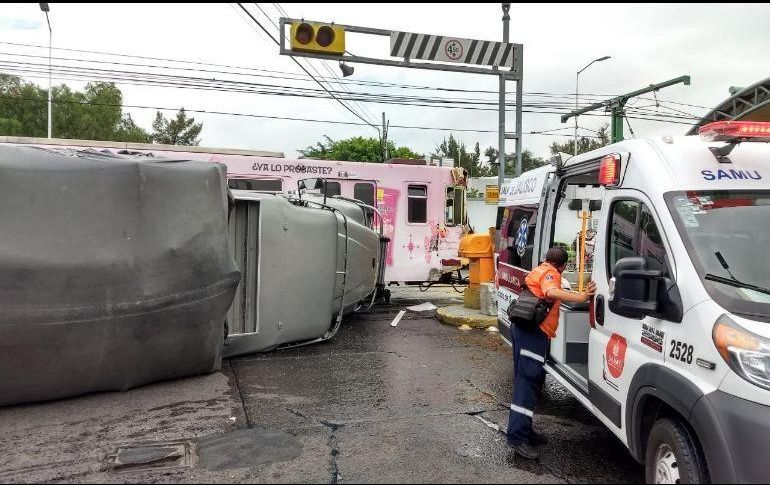 Debido al accidente del miércoles, operará un tren menos en la L1 del sistema de Tren Ligero. ESPECIAL / Protección Civil Jalisco