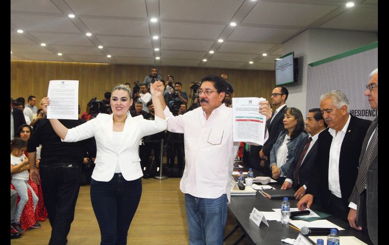 Ulises Ruiz y Coral Valencia se registraron para dirigir al PRI. NOTIMEX