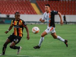 Según informes de la directiva de Leones Negros, Amaral (I) no tiene automóvil; para transportarse usa autos de alquiler. EL INFORMADOR/ARCHIVO