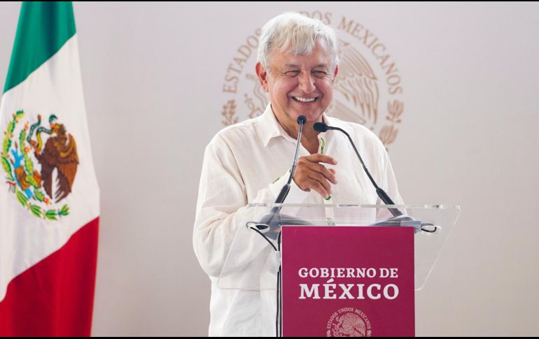 López Obrador indica que la foto fue tomada cuando era candidato a gobernador por el FDN. NTX / PRESIDENCIA