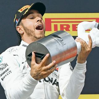 Hamilton gana y reconoce que "es aburrido"