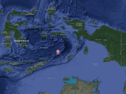 El temblor se produjo a 208 kilómetros de profundidad al sur de la isla de Ambon, a las 11:53 hora local (4:43 GMT).  ESPECIAL / Googlemaps