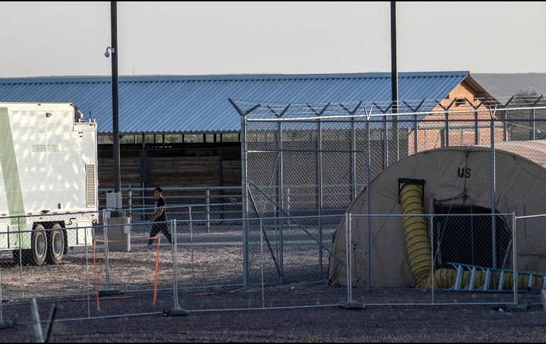 El centro de detención de migrantes en Clint, Texas, ha sido señalado por que los menores carecían de suficiente agua, alimentos y aseo. AP/ARCHIVO