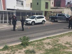 El hombre que perdió la vida en el punto es de nacionalidad colombiana, según un pasaporte que traía consigo, el otro delincuente huyó. ESPECIAL