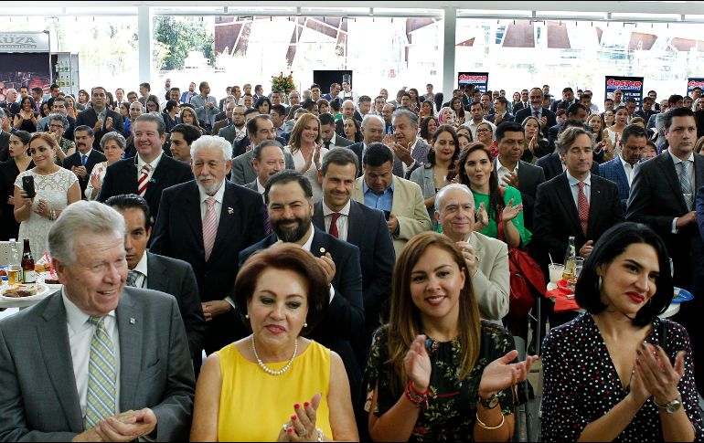 La celebración se llevó a cabo en el Conjunto Santander de Artes Escénicas de la Universidad de Guadalajara en donde hubo un cóctel al que asistieron alrededor de 600 personas.  EL INFORMADOR/ A. Camacho