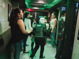 Los pequeños que entran en la atracción lo hacen bien protegidos. EL INFORMADOR / E. Esparza