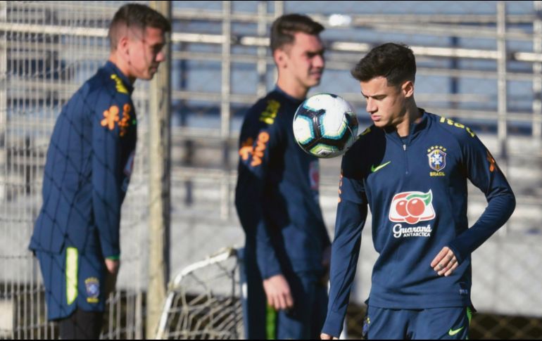 Philippe Coutinho será uno de los elementos importantes de Brasil hoy ante Paraguay. AFP / R. Arboleda