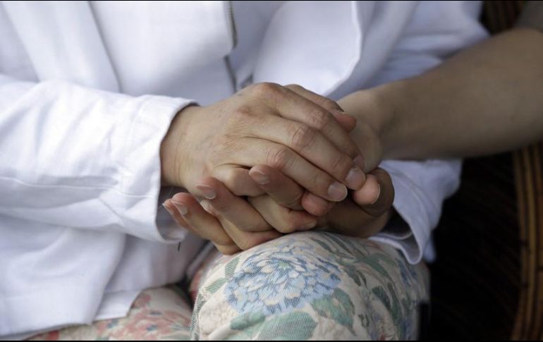 Al tener la posibilidad de vivir más tiempo, las mujeres necesitan una mayor cantidad de recursos para hacer frente a su retiro. AP / ARCHIVO