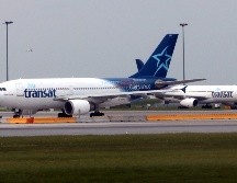 Transat, que cuenta con cinco mil empleados, ofrece paquetes de vacaciones, estadías en hoteles y transporte aéreo bajo las marcas Transat y Air Transat. AFP/ ARCHIVO