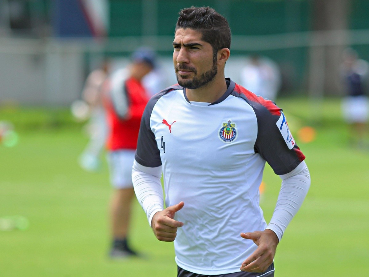  Jair Pereira se despide de Chivas y llega al Querétaro
