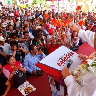 Miguel Barbosa anuncia a cuatro de sus colaboradores