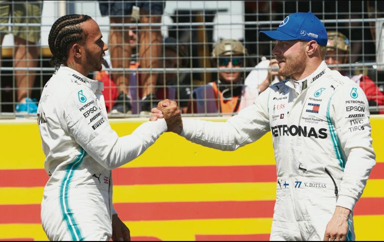 Tanto Lewis Hamilton como Valtteri Bottas tienen en una cómoda posición a Mercedes dentro del campeonato de constructores de esta temporada. DAIMLER AG