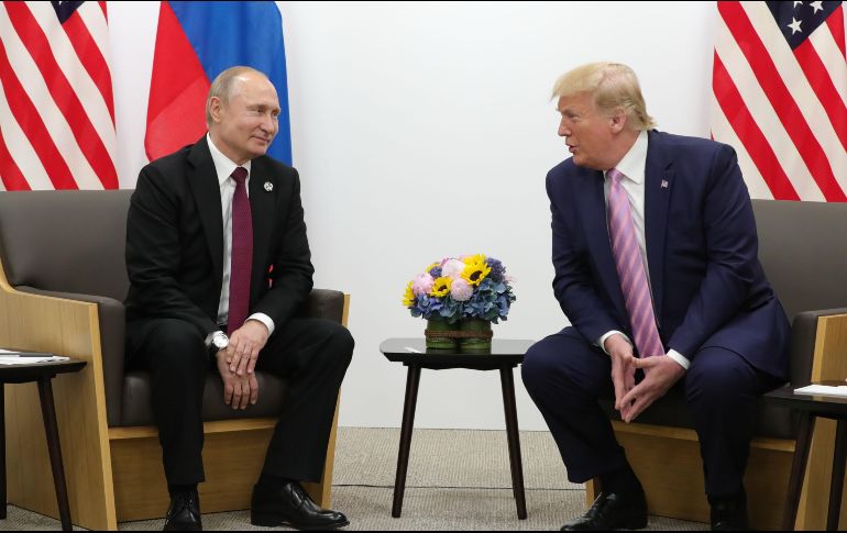 Donald Trump y Vladimir Putin acuerdan que la mejora de las relaciones entre las dos superpotencias están en su interés mutuo y el interés del mundo. AFP / M. Klimentyev