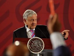 El Mandatario pidió que aquellos comunicadores que no quisieran que hubiera ''mañanera'' levantaran su mano, lo que resultó en mayoría. NTX / A. Guzmán