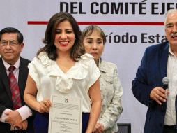 La veracruzana Lorena Piñón recibió el pasado 25 de junio la constancia de aspirante a la dirigencia del tricolor. NTX/ARCHIVO