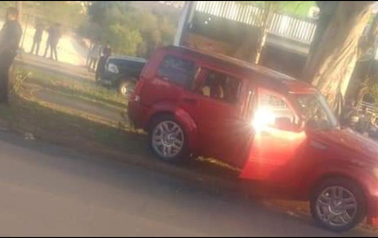 El vehículo efectado terminó sobre un camellón en los carriles con sentido al poniente. ESPECIAL