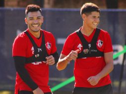 Lorenzo Reyes bromea con Facundo Barceló. TWITTER/@atlasfc