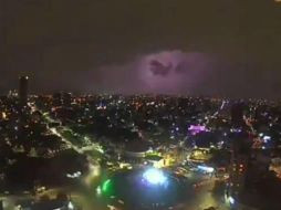 Lo fuerte de la tormenta se captó luego de la 1:00 de la madrugada este domingo. TWITTER@webcamsdemexico