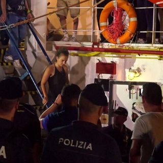 Capitana detenida entró a Italia por temor de situación de migrantes