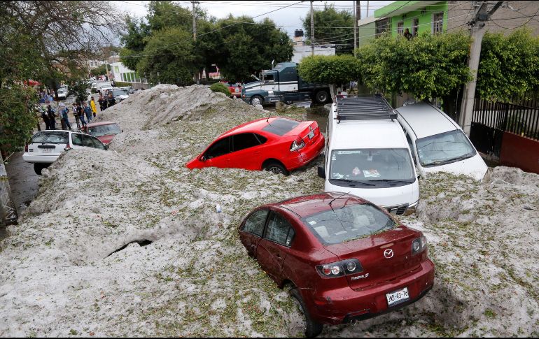 La granizada ha dejado afectaciones en al menos 80 vehículos y 457 viviendas de Guadalajara y Tlaquepaque. EFE/ARCHIVO