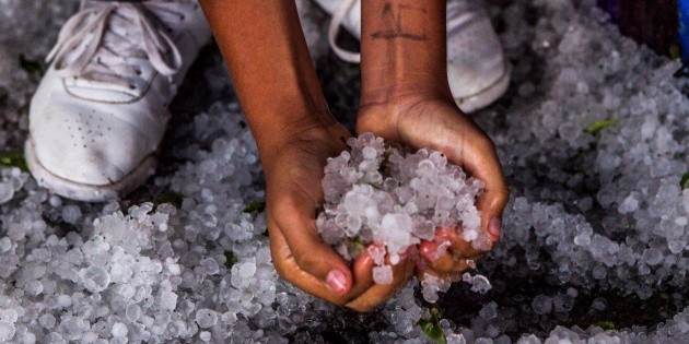 Intensa granizada afecta calles de San Miguel de Allende, Guanajuato