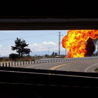 Explota ducto de Pemex en Celaya, Guanajuato; reportan dos muertos