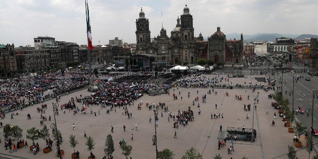 Inicia "bailongo" en el Z&oacute;calo a un a&ntilde;o del triunfo de AMLO