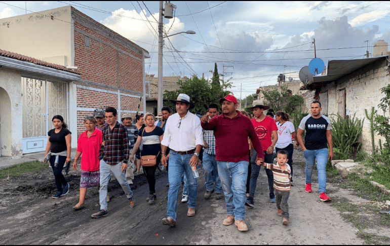Previo a la sesión del Comité, Salvador Zamora se reunió con vecinos de diversas zonas afectadas. ESPECIAL / Gobierno de Tlajomulco