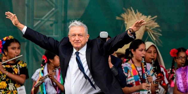 Afirma AMLO cumplir 78 de 100 compromisos