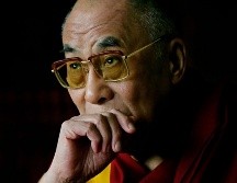Según el comunicado difundido este martes, el líder espiritual de los tibetanos se ha opuesto toda su vida ''a la cosificación de la mujer'', y ha apoyado su respeto, derechos, e igualdad de género. AFP / ARCHIVO