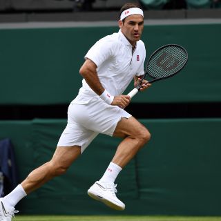 Federer pasa sin problemas a la segunda ronda de Wimbledon