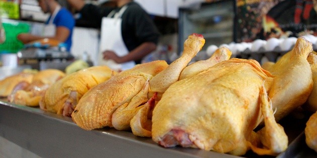 Aumento en pollo y aguacate no han disparado la inflaci&oacute;n: L&oacute;pez Obrador