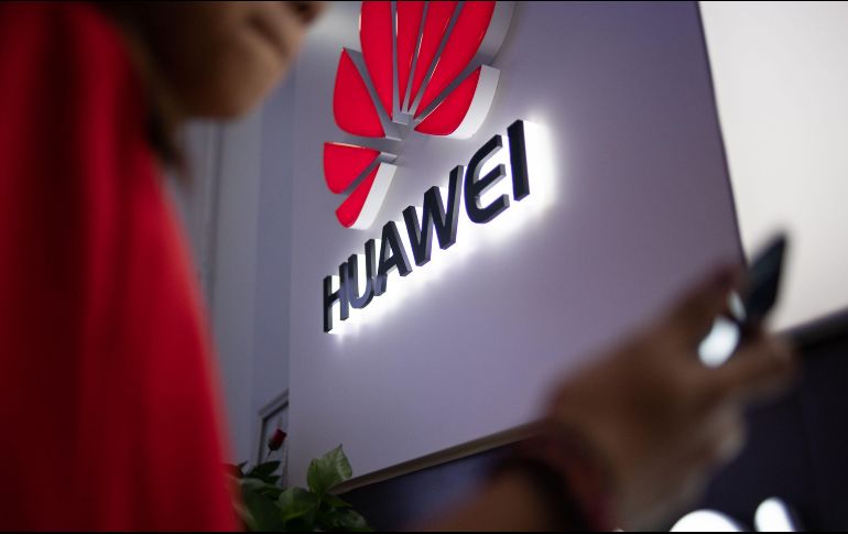 EU sólo permitirá que Huawei venda chips, que son pequeños componentes tecnológicos que “no tienen ningún impacto sobre la seguridad nacional”. AFP / ARCHIVO