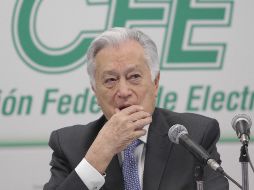 El director de la Comisión Federal de Electricidad, Manuel Bartlett, ofrece una conferencia de prensa donde se habló de los gasoductos, en el Auditorio de la CFE. NTX/G. Durán