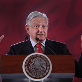 López Obrador y empresarios apagan conflicto legal por gasoductos
