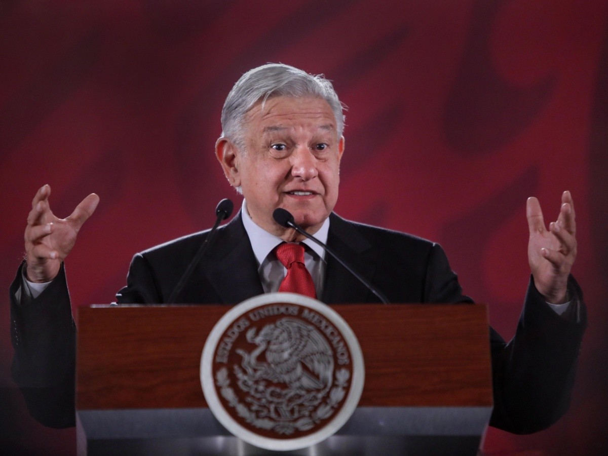  López Obrador y empresarios apagan conflicto legal por gasoductos