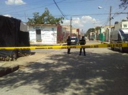 Los causantes huyeron a bordo de un vehículo tipo sedán. ESPECIAL