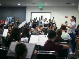 Músicos de la OFJ instruyeron a alumnos de ECOS. CORTESÍA