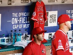 La franela de Tyler Skaggs (#45) colgó ayer en la caseta de los Angelinos en el duelo frente a los Rangers de Texas. AP / T. Gutiérrez