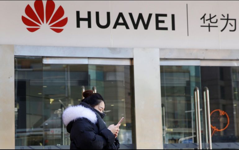 Las restricciones ordenadas por el presidente estadounidense Donald Trump sólo hacen que el equipo de Huawei sea más unido y apasionado sobre su trabajo.  EFE/ ARCHIVO