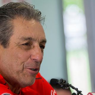 Mentalidad de "Pollo" Briseño, muy importante para Chivas: Tomás Boy