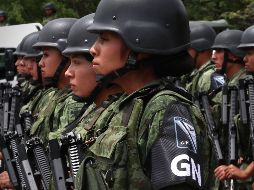 El arribo de la Guardia Nacional ha suspendido temporalmente el trasiego del comercio informal entre Ciudad Hidalgo y Tecún Umán, Guatemala. EFE/F. Meza