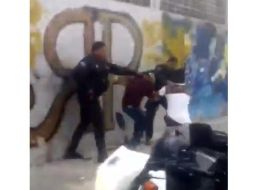 Guadalajara investiga actuación de policías en arresto en colonia Analco